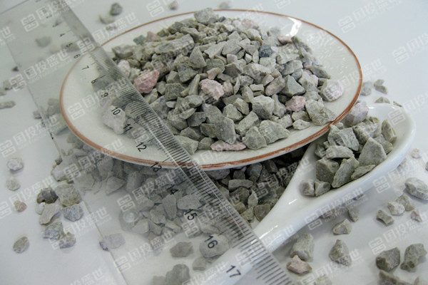 為什么沸石放在魚缸中有很大益處？-國投盛世