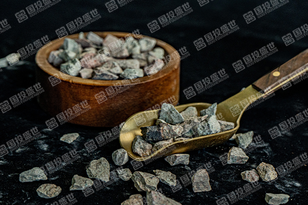 當前國際上有哪些行業和企業使用沸石？