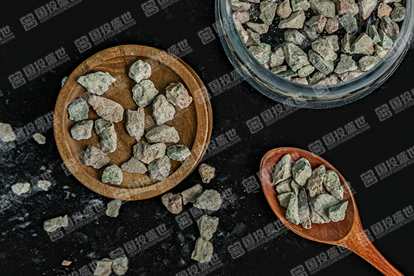 沸石顆粒和沸石粉哪個(gè)更適合在土壤修復(fù)中使用？-國投盛世